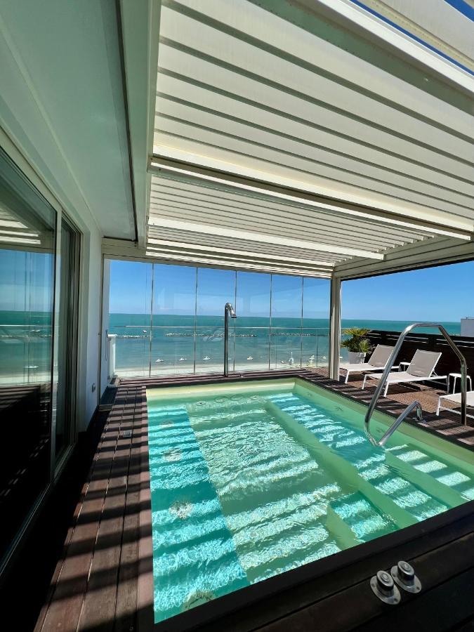 Hotel Globus Μπελάρια-Ιτζέα Μαρίνα Εξωτερικό φωτογραφία