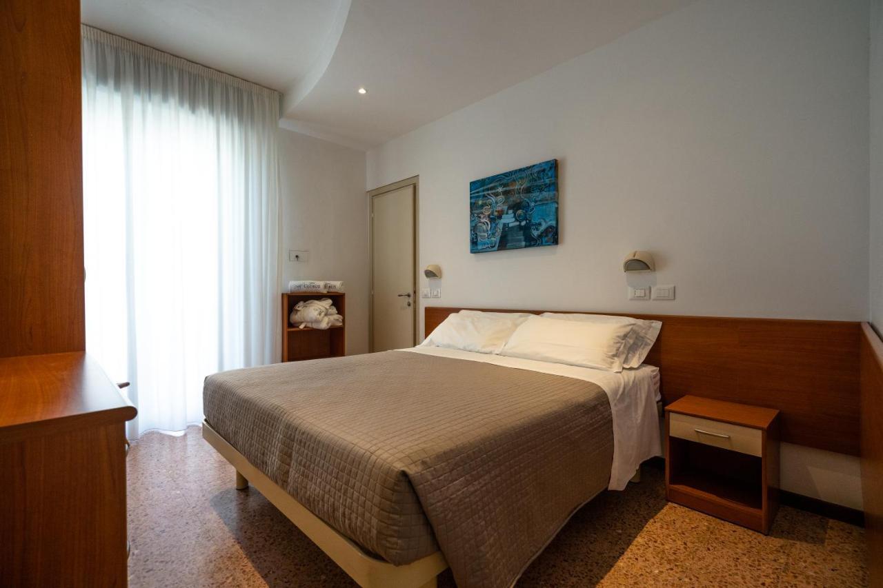 Hotel Globus Μπελάρια-Ιτζέα Μαρίνα Εξωτερικό φωτογραφία