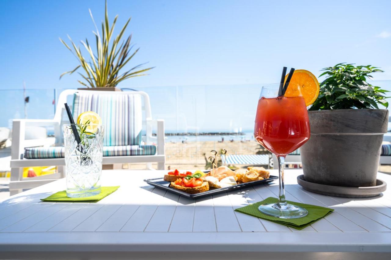 Hotel Globus Μπελάρια-Ιτζέα Μαρίνα Εξωτερικό φωτογραφία