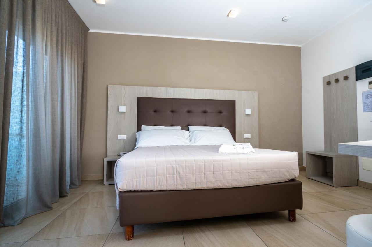 Hotel Globus Μπελάρια-Ιτζέα Μαρίνα Εξωτερικό φωτογραφία