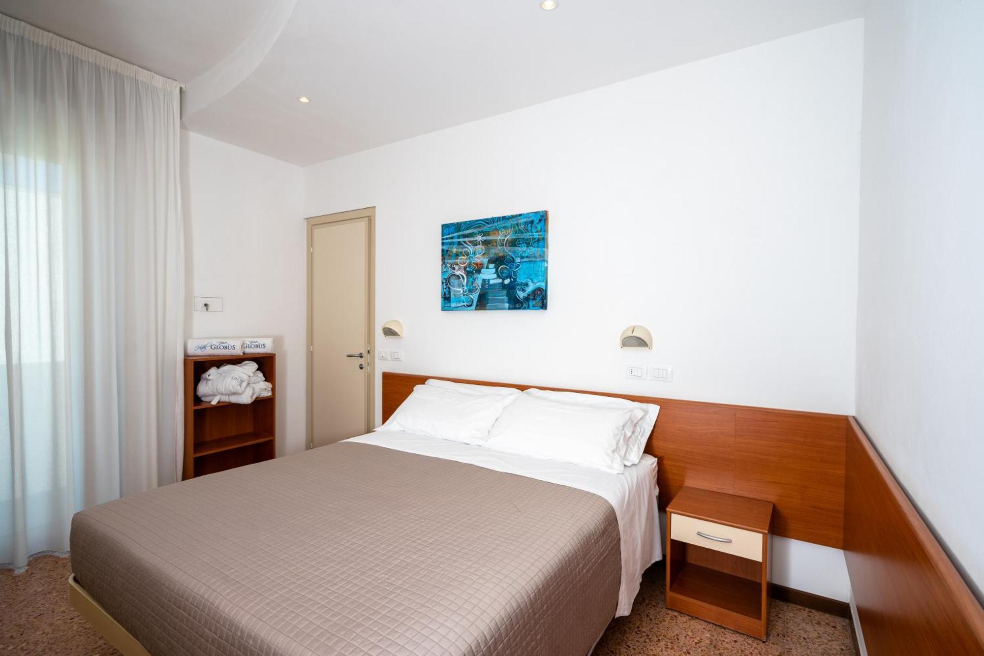 Hotel Globus Μπελάρια-Ιτζέα Μαρίνα Εξωτερικό φωτογραφία