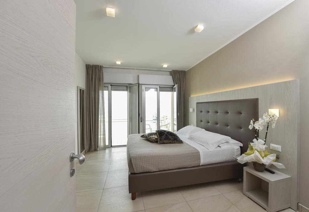 Hotel Globus Μπελάρια-Ιτζέα Μαρίνα Εξωτερικό φωτογραφία